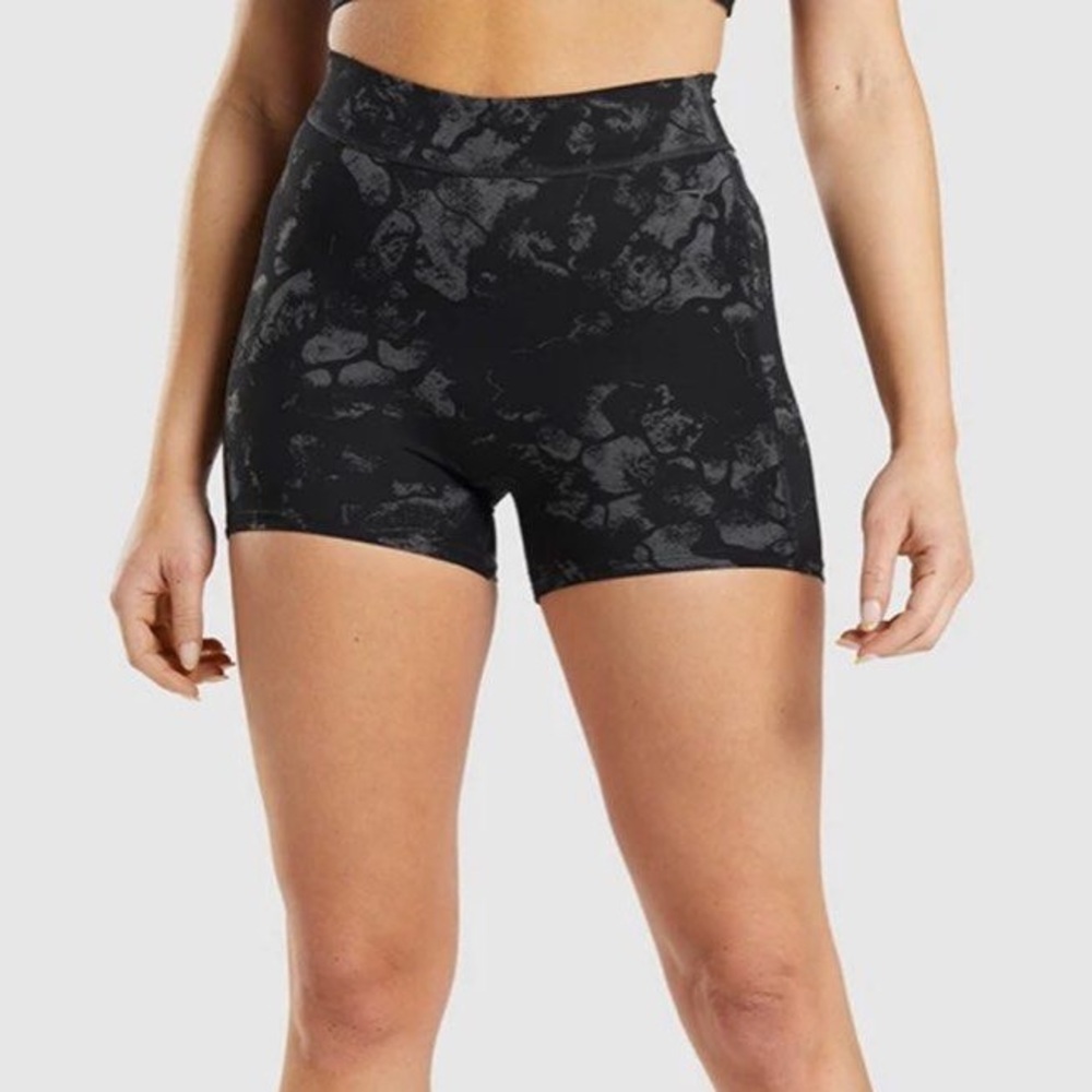 Gymshark kk fit shorts - medium